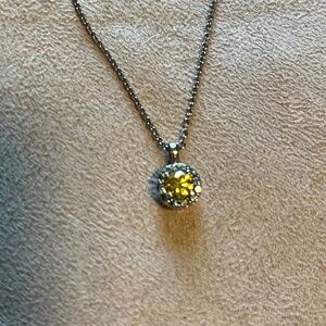 Gorgeous brilliant cut diamond necklace